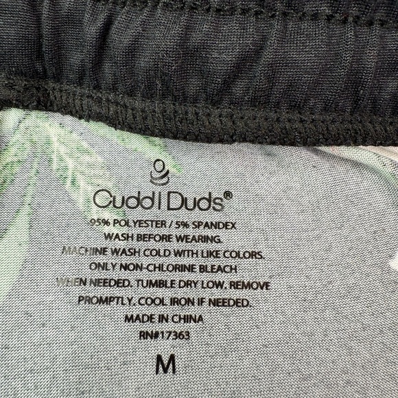 Cuddl Duds Tropical Pajama Set T Shirt Capri Pants Size Medium - Picture 5 of 10